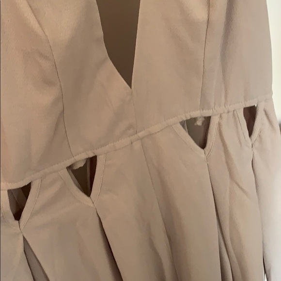 Cutout romper - Picture 2 of 4